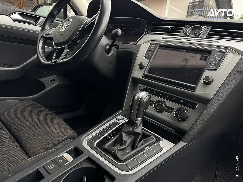 
								Volkswagen Passat Variant 2.0 TDI DIG.ŠTEVEC ACC full									