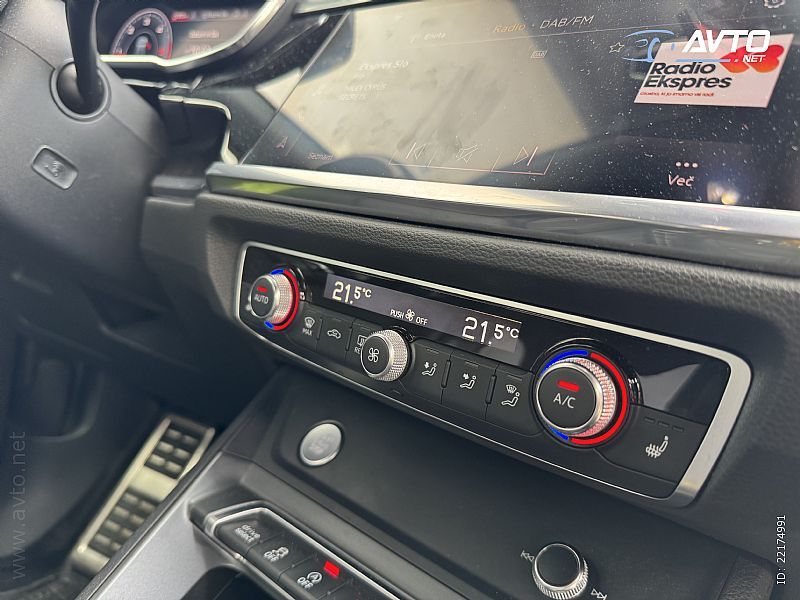 
								Audi Q3 35 TDI quattro S line KLJUKA LED PANO full									