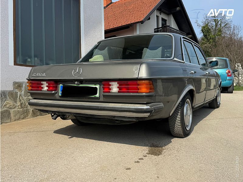 Mercedes-Benz W123 240d