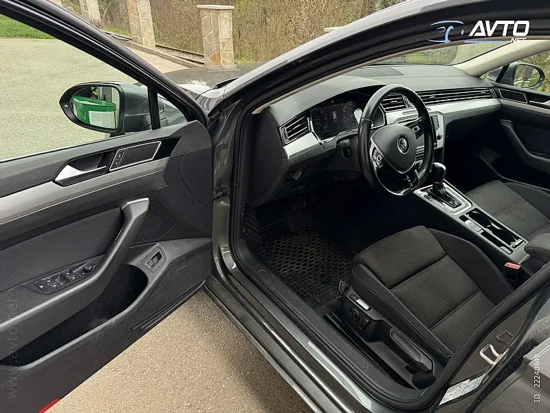 
								Volkswagen Passat Variant 2.0 TDI DIG.ŠTEVEC ACC full									