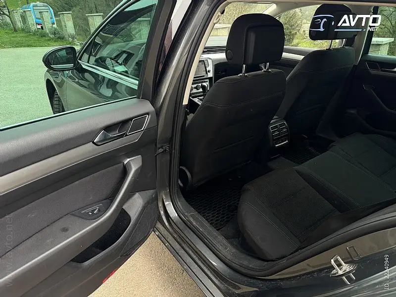 
								Volkswagen Passat Variant 2.0 TDI DIG.ŠTEVEC ACC full									