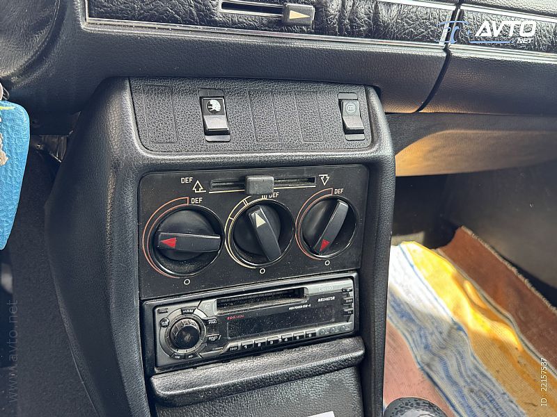 
								Mercedes-Benz W123 240d full									