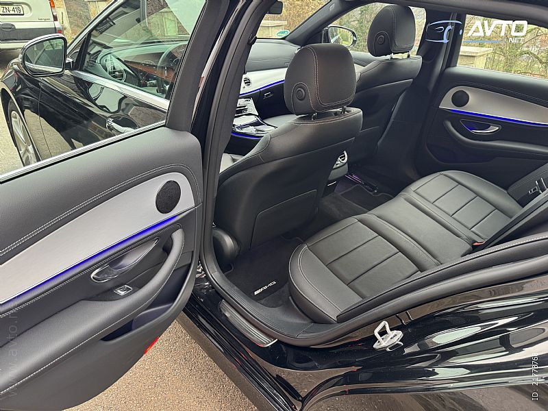 
								Mercedez-Benz E-Razred E400d 4MATIC AMG full									