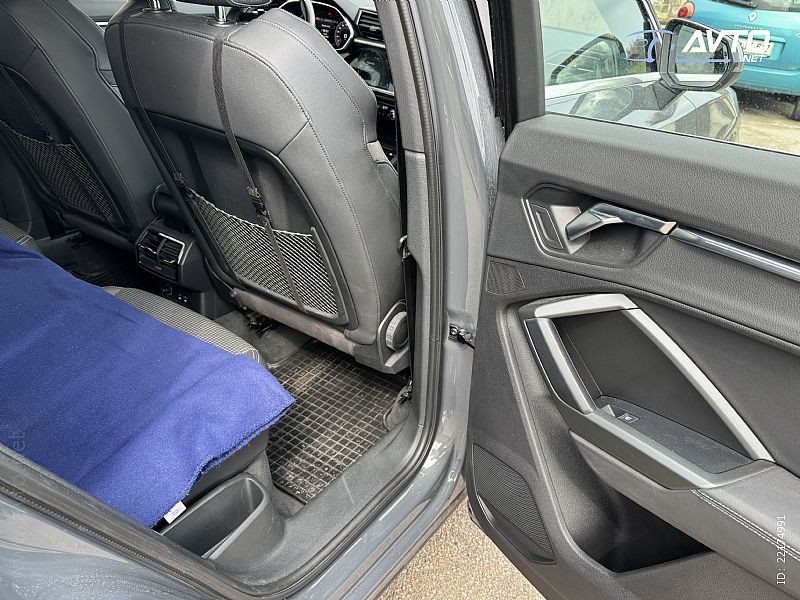 
								Audi Q3 35 TDI quattro S line KLJUKA LED PANO full									
