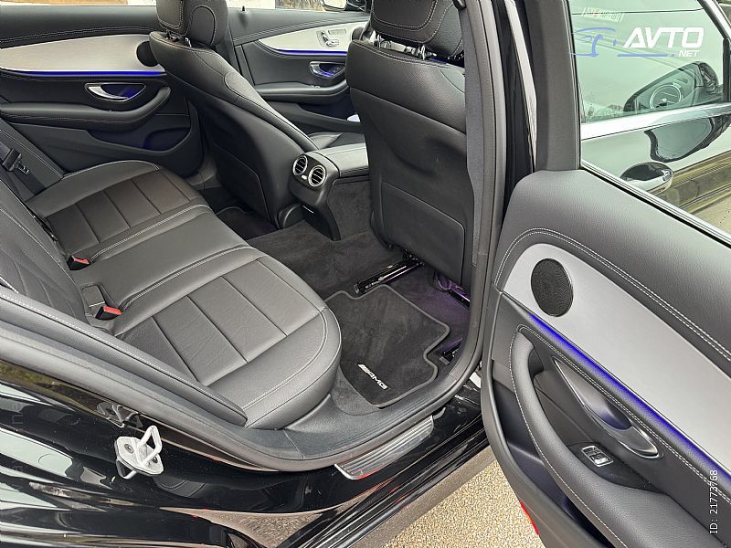 
								Mercedez-Benz E-Razred E400d 4MATIC AMG full									