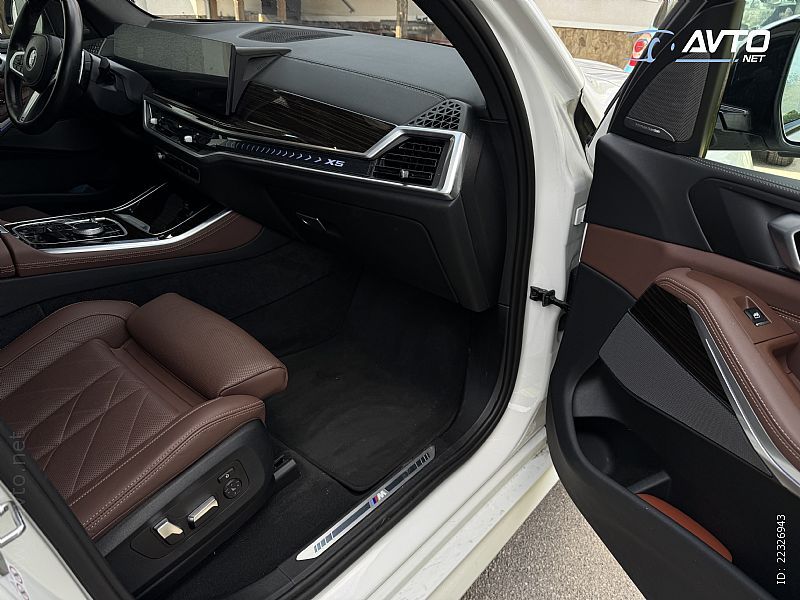 
								BMW Serija X5: X5 xDrive30d full									