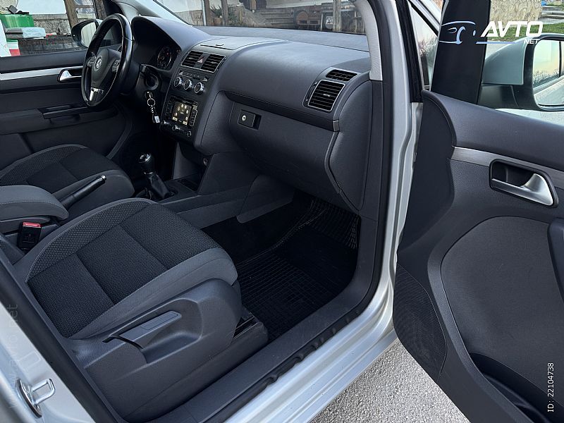
								Volkswagen Touran 1.6 TDI BlueMotion Comfortline full									