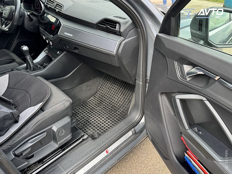 
								Audi Q3 35 TDI quattro S line KLJUKA LED PANO full									