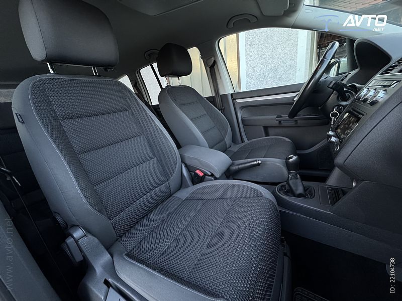 
								Volkswagen Touran 1.6 TDI BlueMotion Comfortline full									
